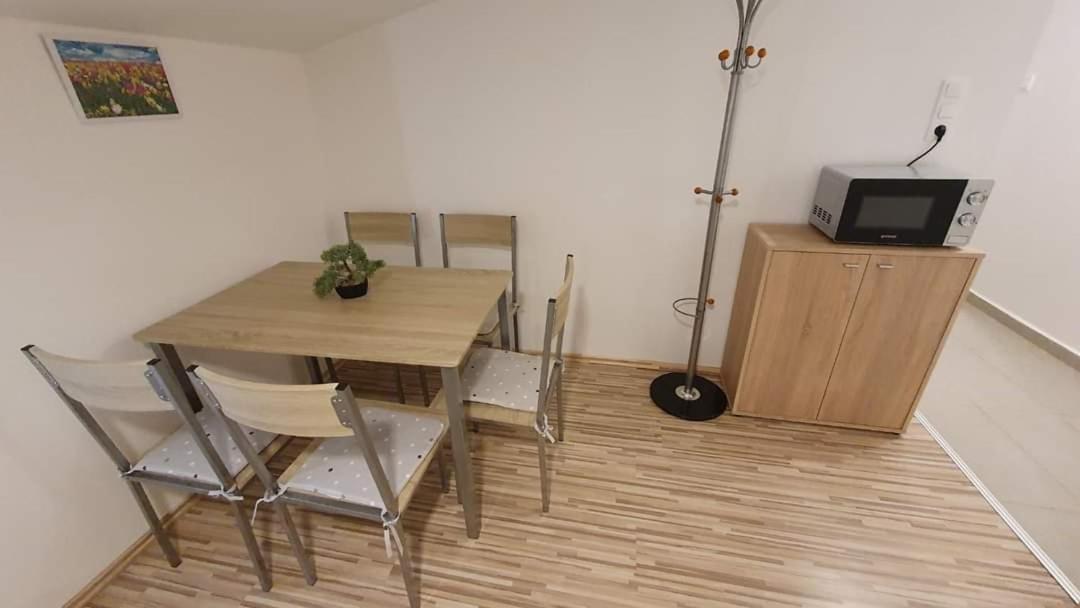 Borkuti Panzio Es Apartman Balatonszárszó 外观 照片